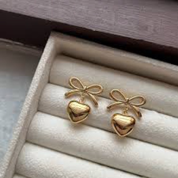 Heart bow stainless steel earrings - Picture 3 of 3